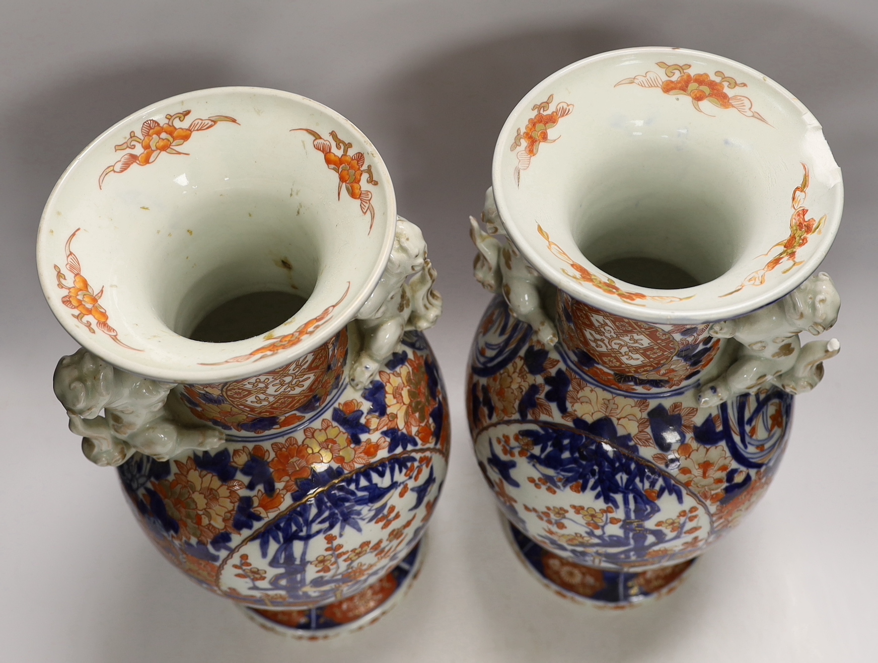 A pair of Japanese Imari vases, Meiji period, 36.5cm